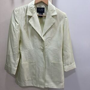 Green Clio 2-piece suit with matching jacket and pants